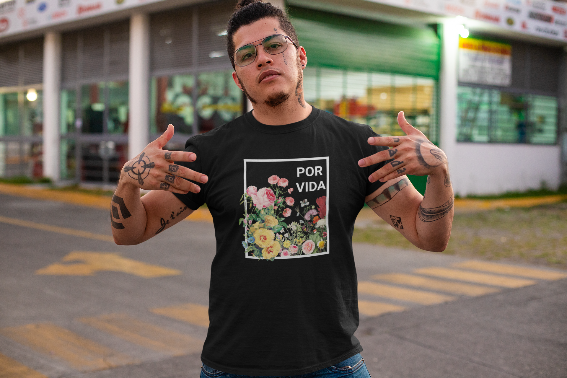 t-shirt-mockup-of-a-tattooed-man-showing-swag-on-the-street